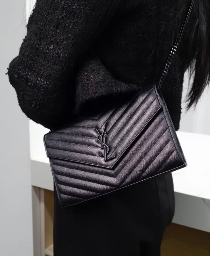 #高CP#現貨不用等#時尚有型#YSL 魚子醬信封包-1
