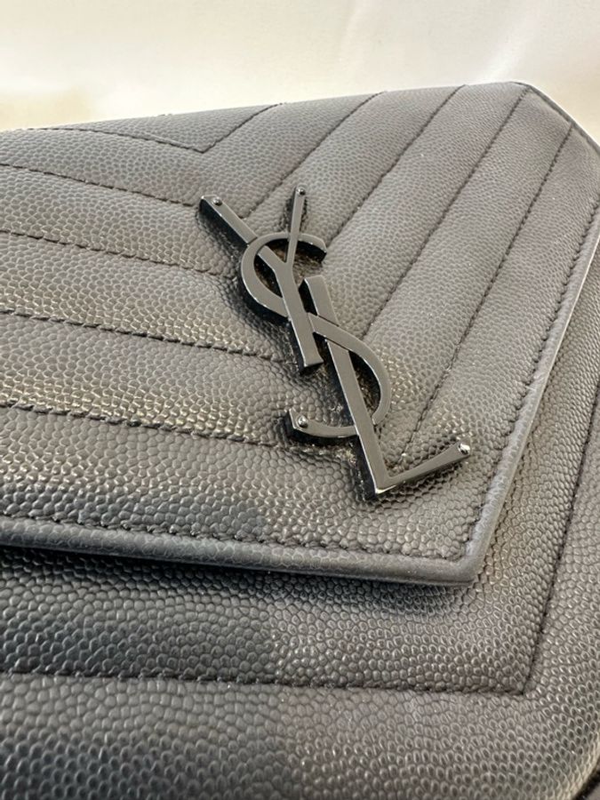 #高CP#現貨不用等#時尚有型#YSL 魚子醬信封包-26