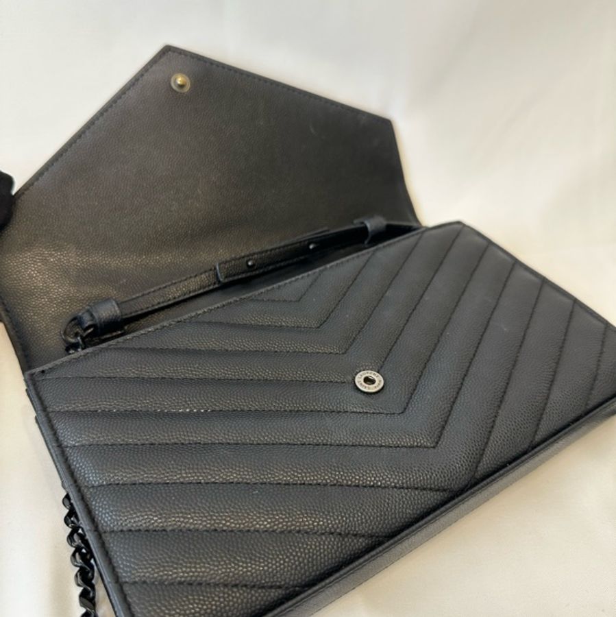 #高CP#現貨不用等#時尚有型#YSL 魚子醬信封包-27