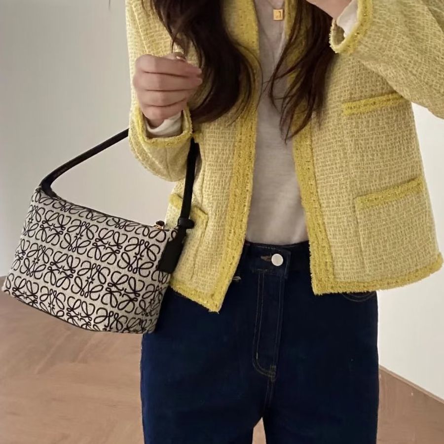 LOEWE 黑白Cubi Anagram老花刺繡帆布手提飯盒包 25*22*17 98新配件塵袋-1