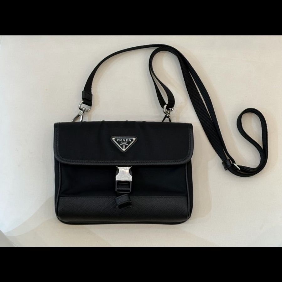 普拉達 Prada Re-Nylon 手機包,黑色尼龍拼皮郵差包-2