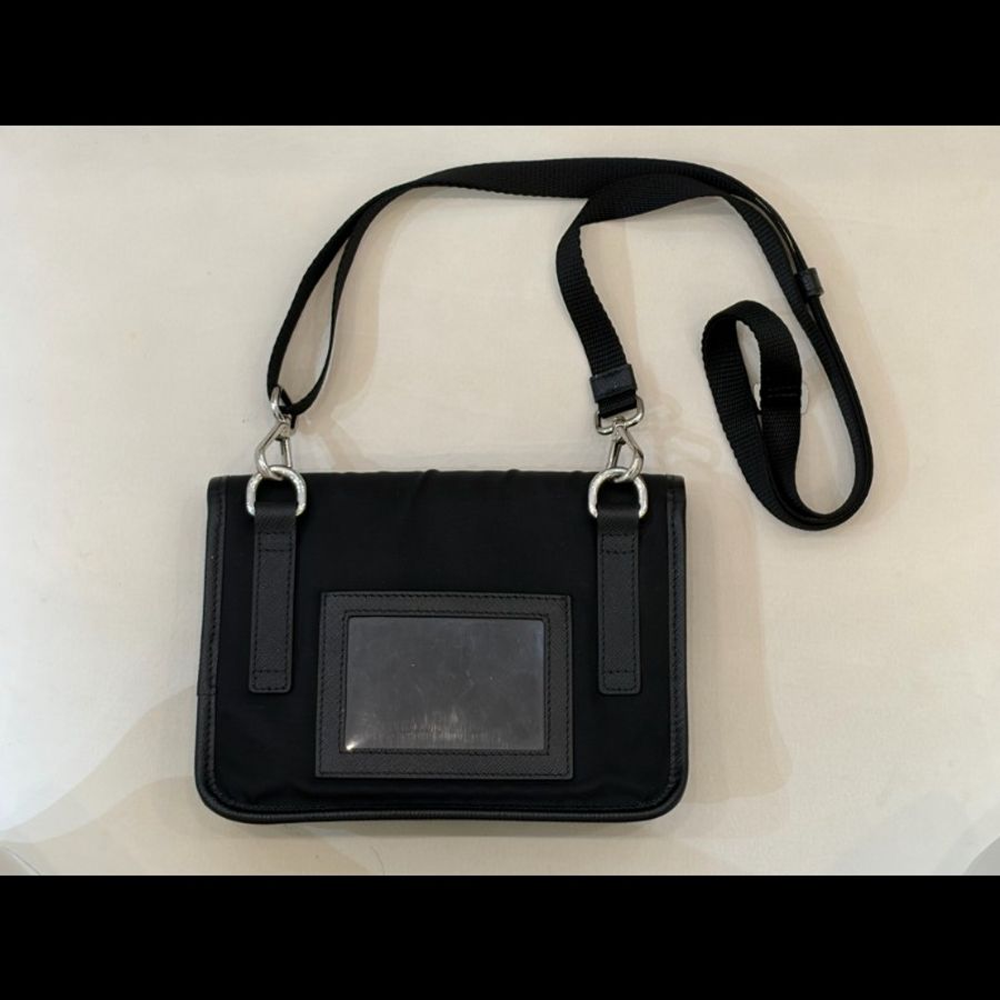 普拉達 Prada Re-Nylon 手機包,黑色尼龍拼皮郵差包-3