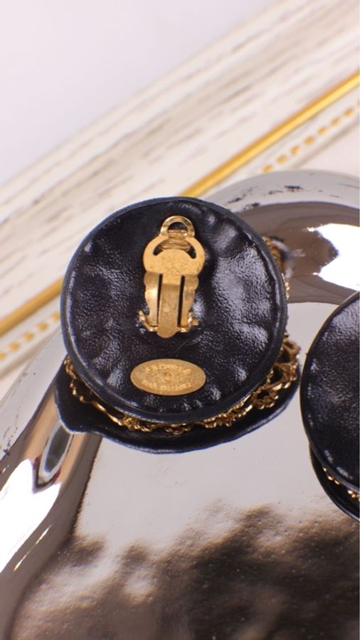 Chanel 91年黑金编花滚边珍珠耳夹-9