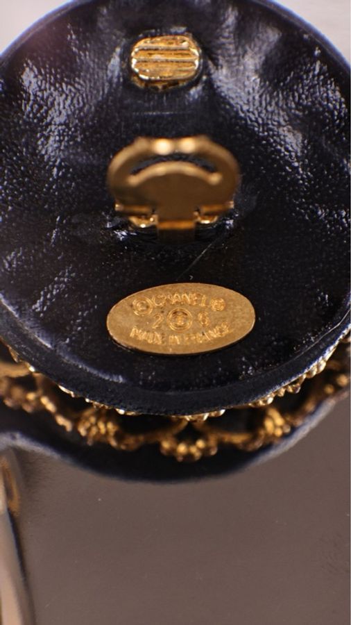 Chanel 91年黑金编花滚边珍珠耳夹-12