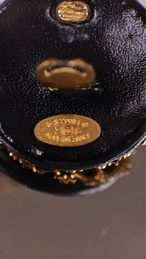 Chanel 91年黑金编花滚边珍珠耳夹-13