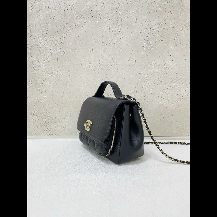Chanel small affinity
黑金郵差-4