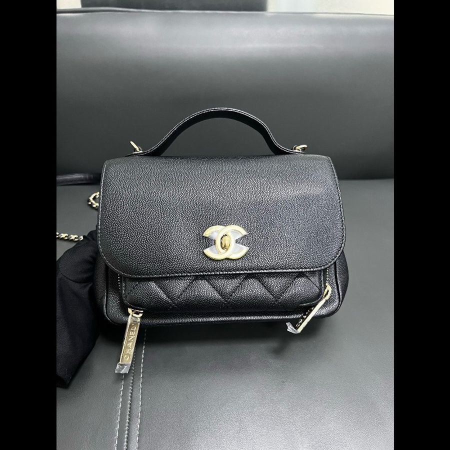 Chanel small affinity
黑金郵差-7