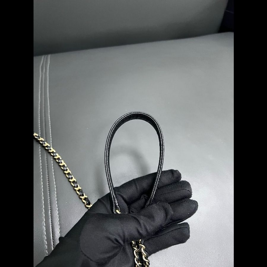 Chanel small affinity
黑金郵差-12
