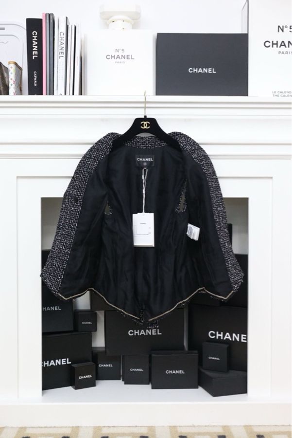 Chanel23P黑白粗花呢双排金扣背心马甲-4