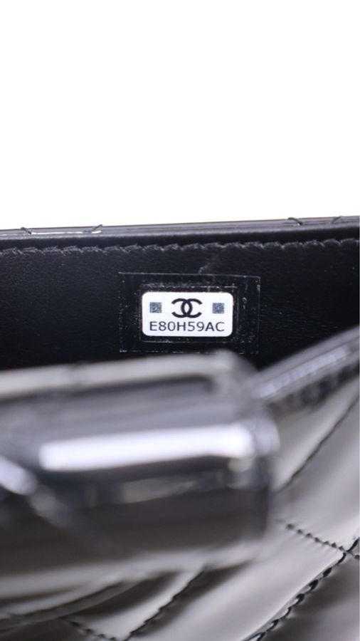 Chanel 23K秋冬黑金漆皮格纹皮穿链呼啦圈手拿包-8