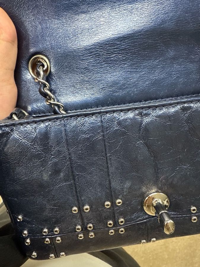 Chanel 22开飞行系列蓝色油蜡皮铆钉大mini cf单肩包-28