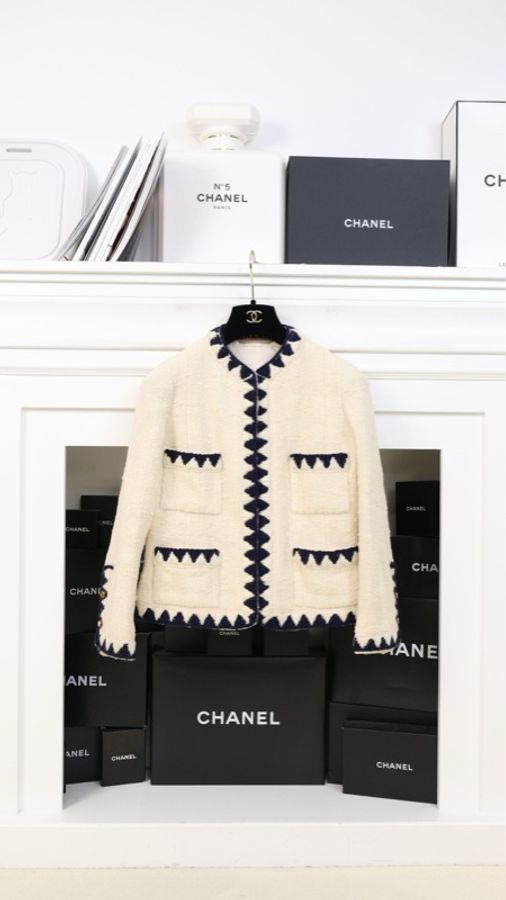 Chanel 1992年秋冬高定系列黑白三角滚边四口袋外套-0