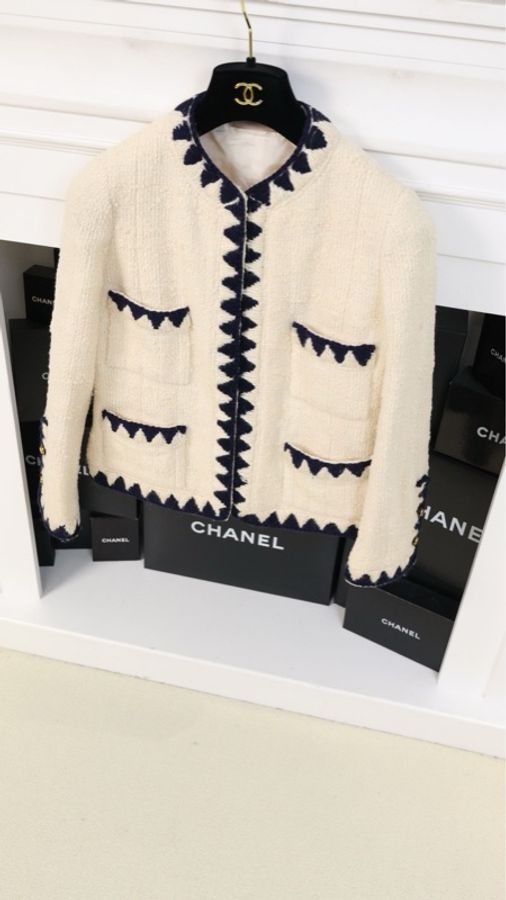 Chanel 1992年秋冬高定系列黑白三角滚边四口袋外套-3
