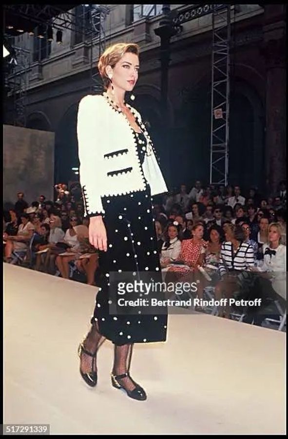 Chanel 1992年秋冬高定系列黑白三角滚边四口袋外套-5