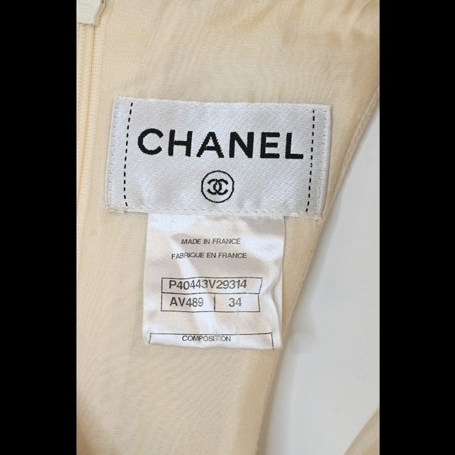 Chanel 11年白色V领无袖连衣裙-4