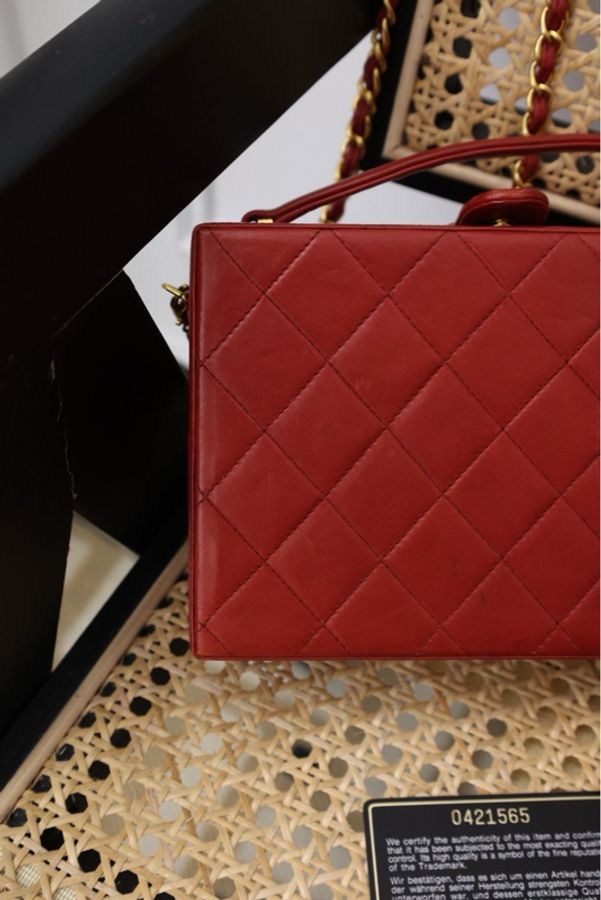 Chanel 0开红色小羊皮盒子链条包-13