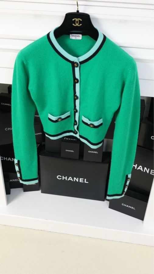 Chanel 94年草绿色针织开衫短袖半裙三件套套装-4