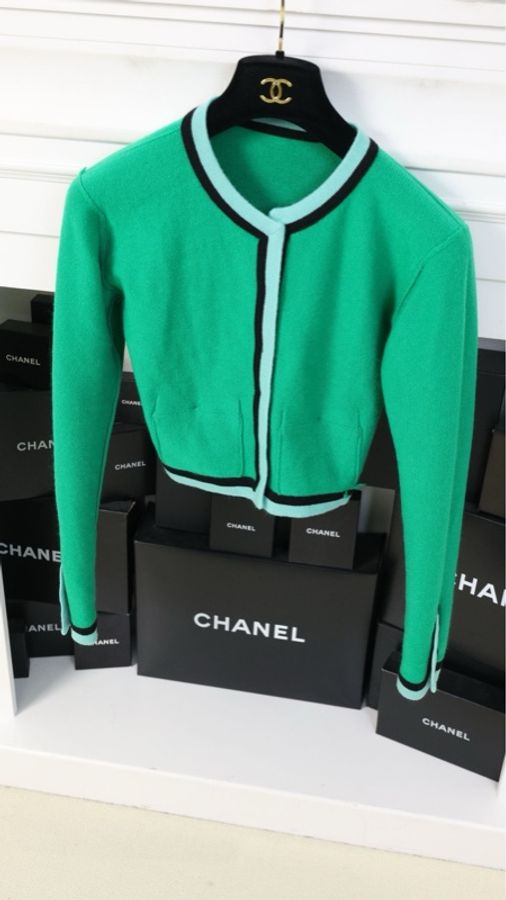 Chanel 94年草绿色针织开衫短袖半裙三件套套装-17