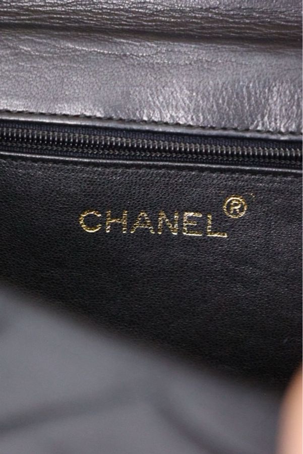 Chanel 1开双C缎面珍珠雕花链单肩包-6