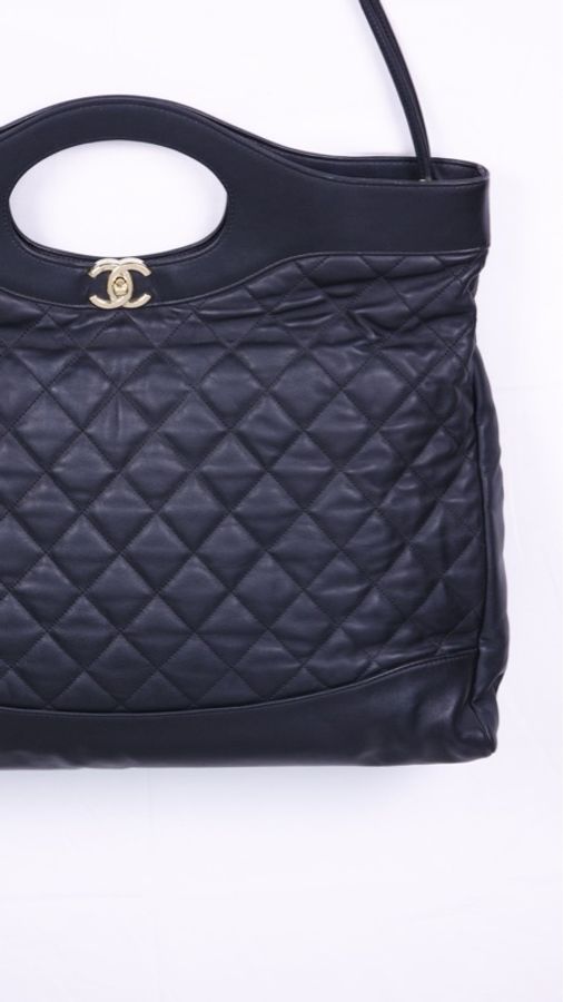 Chanel 26开黑金羊皮横版31bag大号单肩包-16