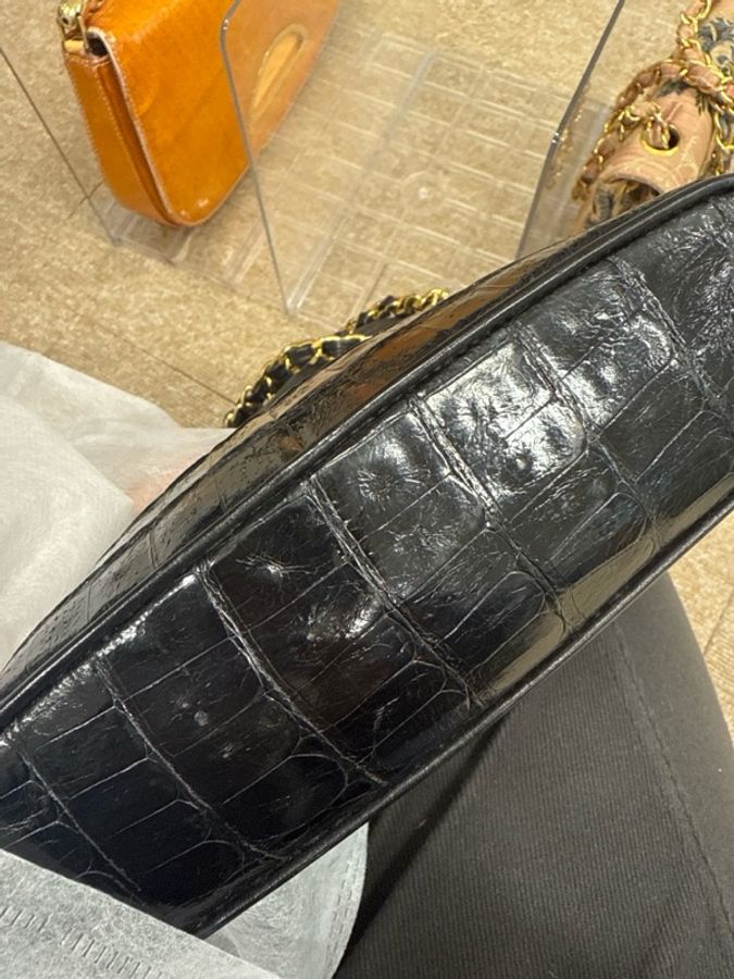 Chanel 1开鳄鱼皮稀有皮黑金mini bolide保龄球链条包单肩包-26