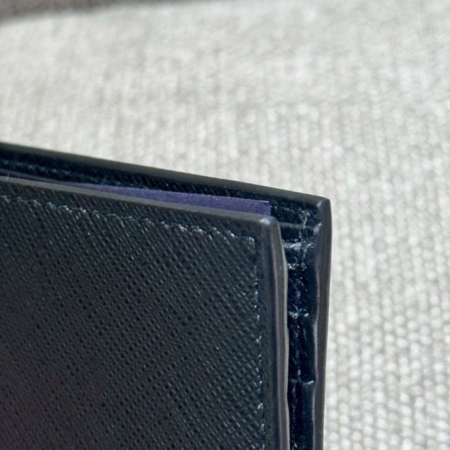 PRADA Saffiano立體LOGO防刮牛皮對開短夾-12