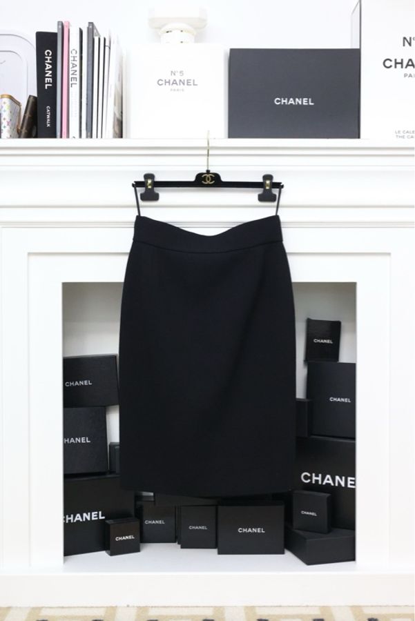 Chanel 92年秋冬皮扣皮革编花滚边黑金扣外套半裙套装-7