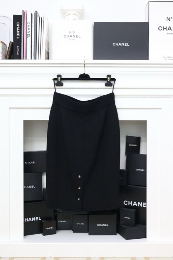 Chanel 92年秋冬皮扣皮革编花滚边黑金扣外套半裙套装-11