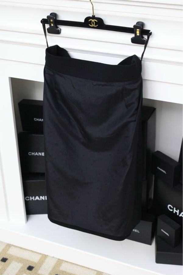 Chanel 92年秋冬皮扣皮革编花滚边黑金扣外套半裙套装-14