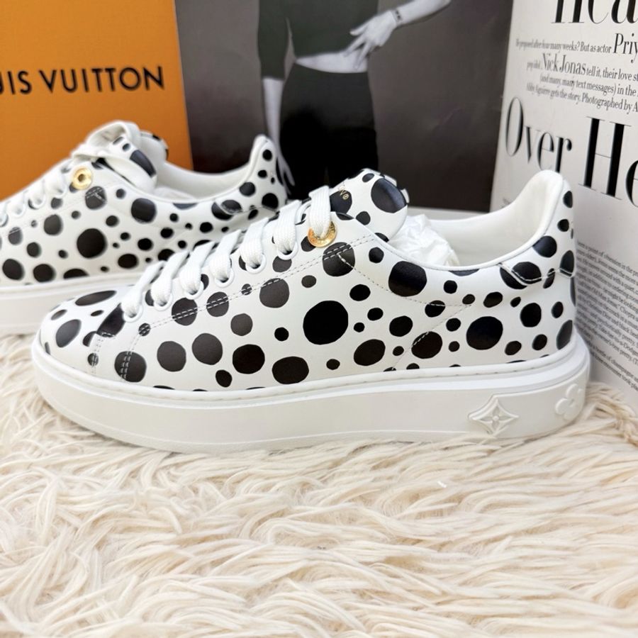 Louis vuitton/路易威登 lv 女款低幫板鞋 休閒鞋 波點 運動鞋 草間彌生聯名 尺碼36.5-4