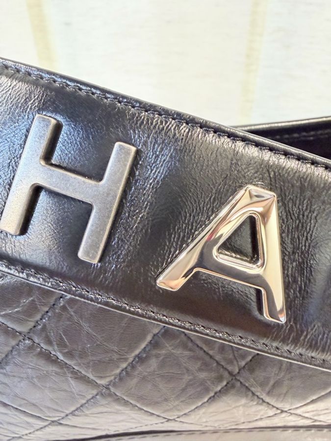 ‼️Chanel 提把款‼️中號黑復刻牛皮三色鏈流浪包-9