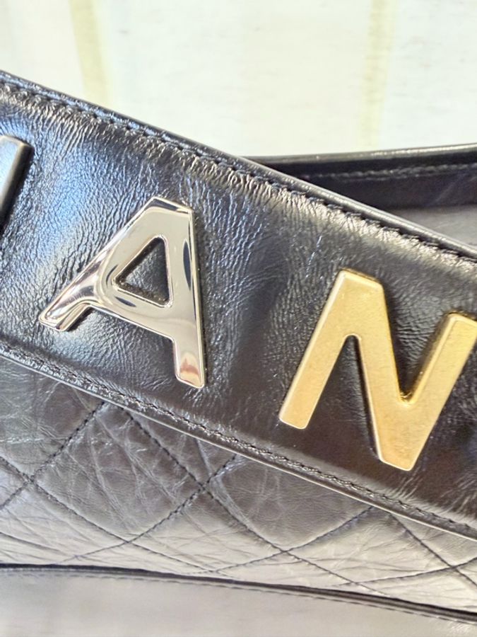 ‼️Chanel 提把款‼️中號黑復刻牛皮三色鏈流浪包-10