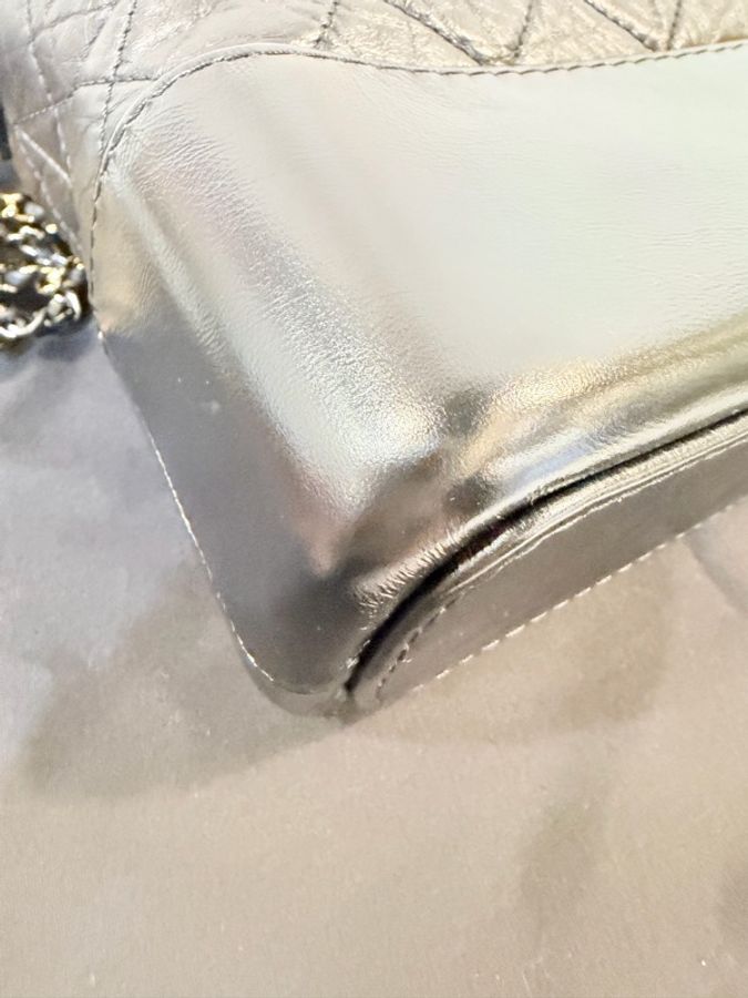 ‼️Chanel 提把款‼️中號黑復刻牛皮三色鏈流浪包-22