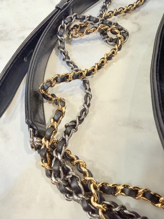 ‼️Chanel 提把款‼️中號黑復刻牛皮三色鏈流浪包-32