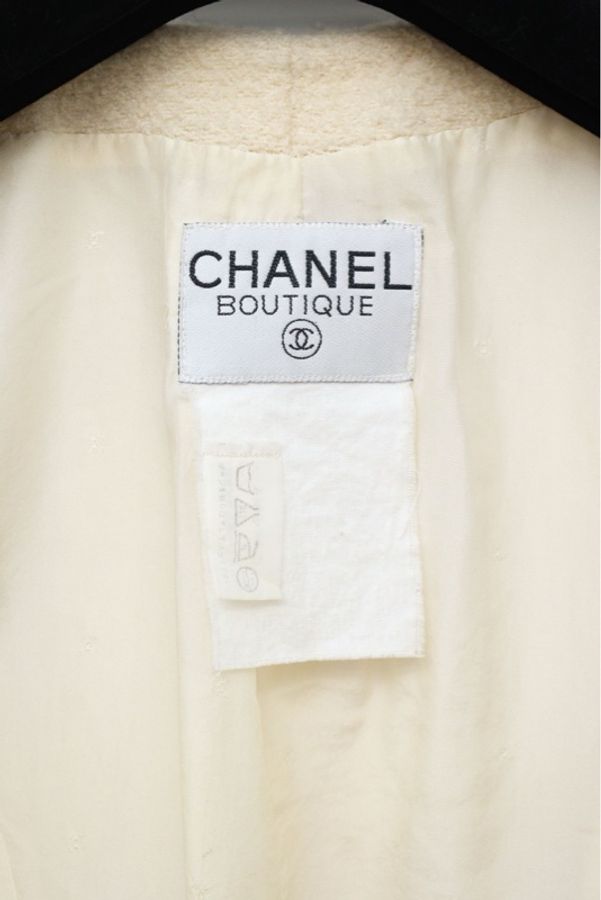 Chanel 93年刘嘉玲同款米白色羊毛黑色滚线金扣V领外套-15