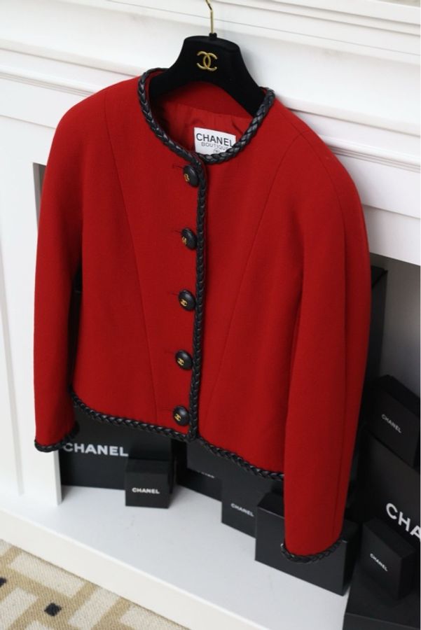 Chanel 92年秋冬红黑皮扣滚边圆领外套-2
