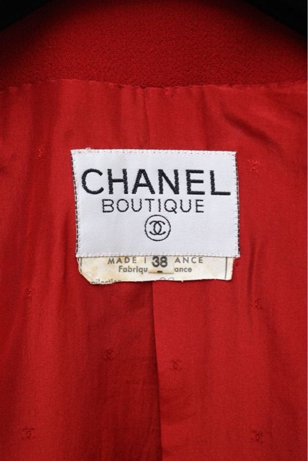Chanel 92年秋冬红黑皮扣滚边圆领外套-12