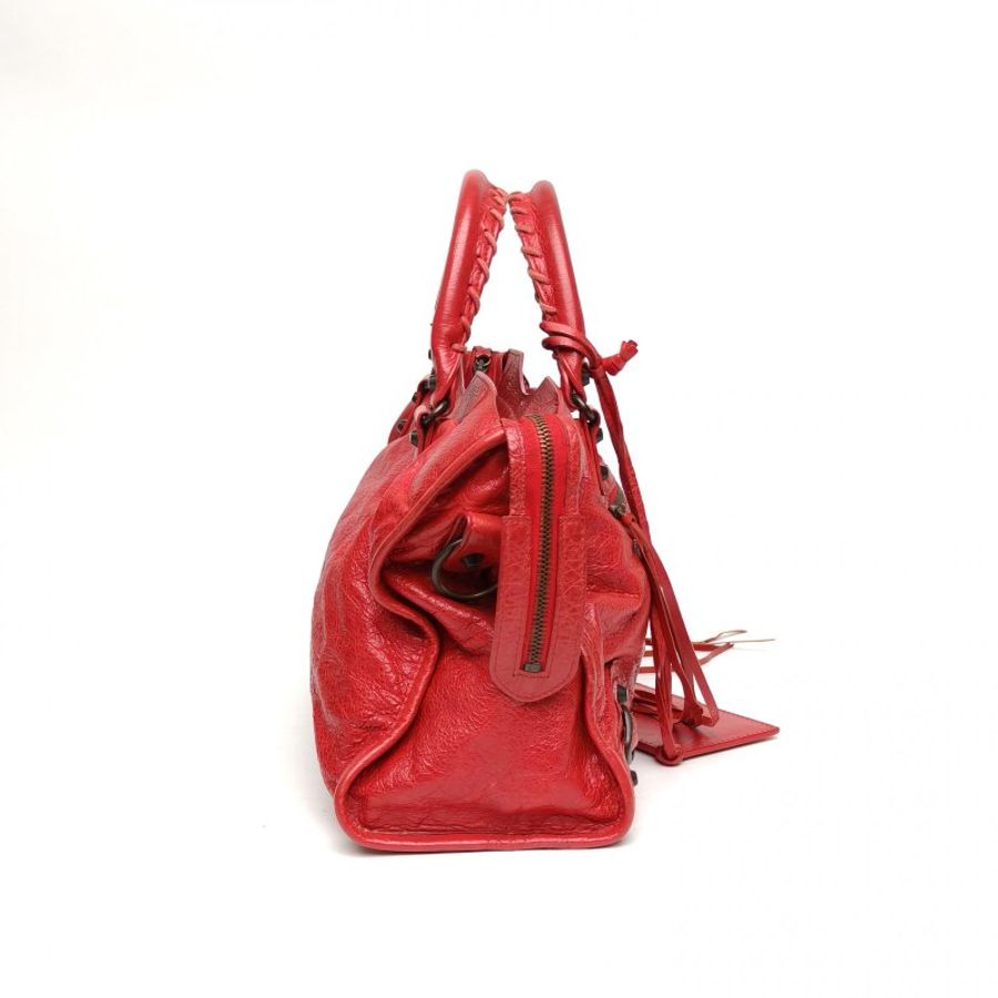 BALENCIAGA CLASSICCITY機車包中號紅色羊皮黑扣肩背包-3