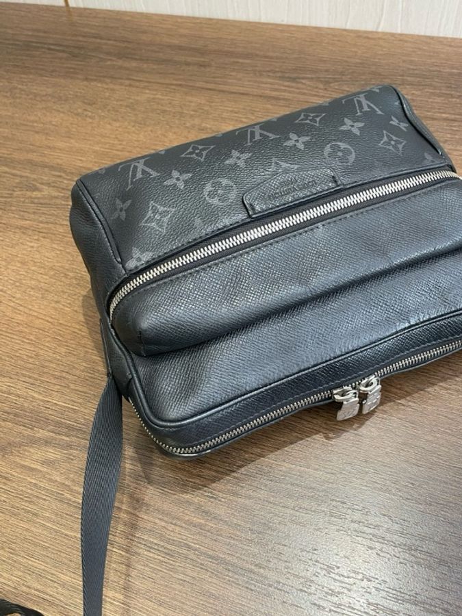 Louis Vuitton 路易威登 黑武士 郵差包 尺寸 24*9*17.5-6