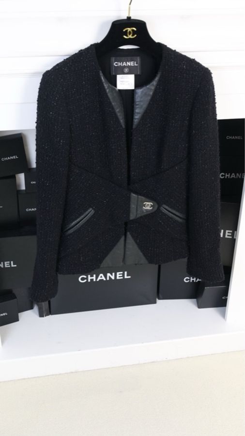 Chanel 10年黑色书包扣两口袋外套-2