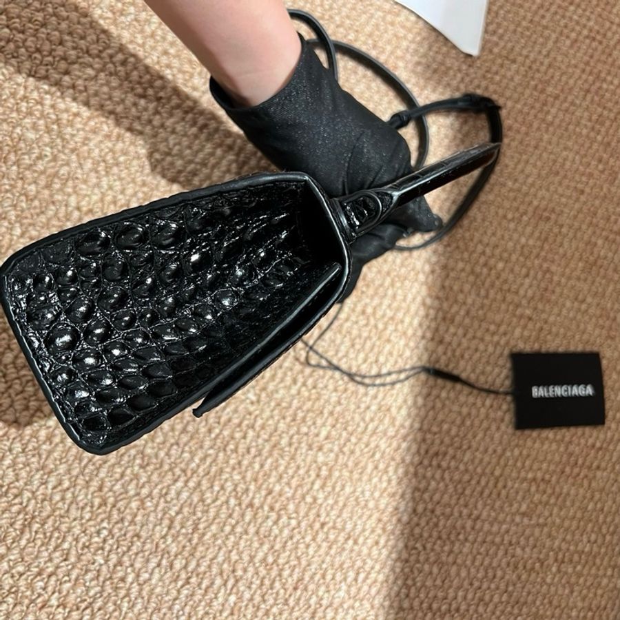 Balenciaga/巴黎世家 黑色鰐魚壓紋牛皮黑扣沙漏包手提包斜挎包-3