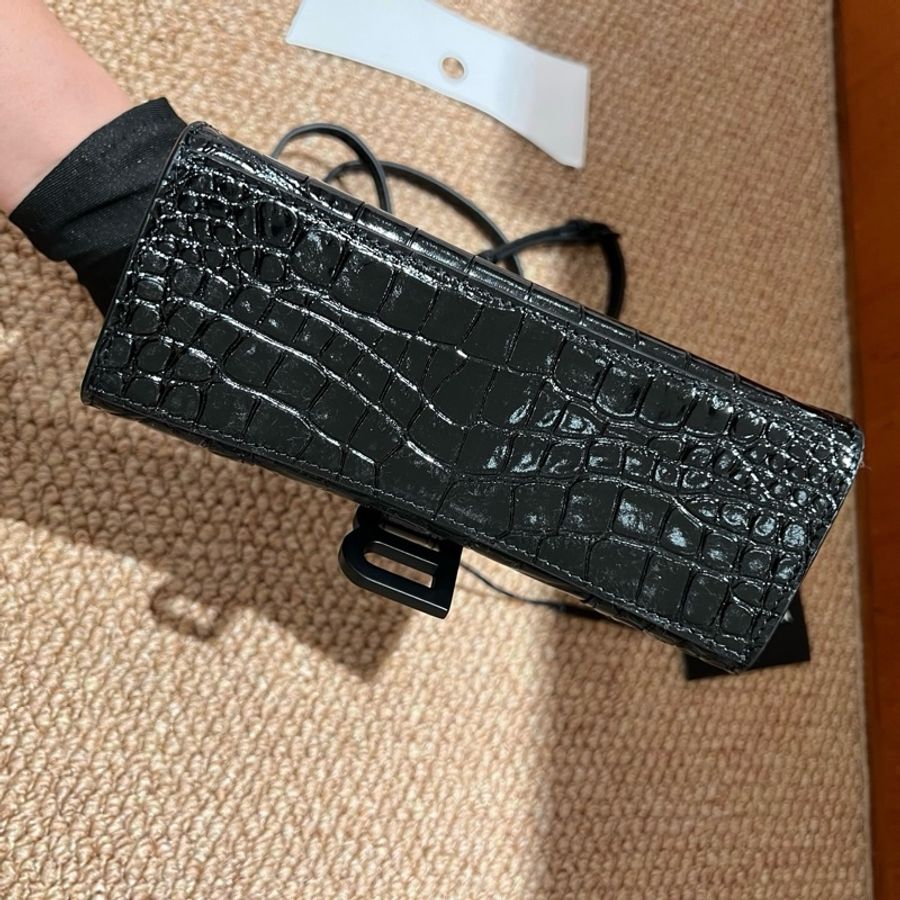 Balenciaga/巴黎世家 黑色鰐魚壓紋牛皮黑扣沙漏包手提包斜挎包-5