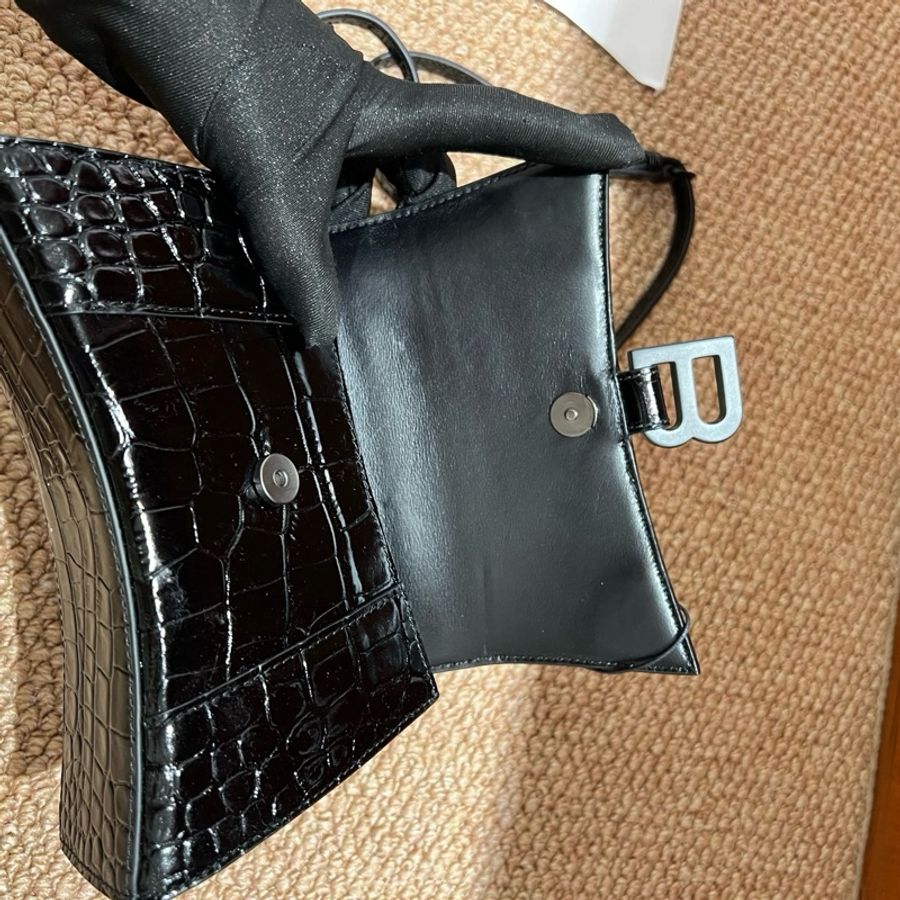 Balenciaga/巴黎世家 黑色鰐魚壓紋牛皮黑扣沙漏包手提包斜挎包-6