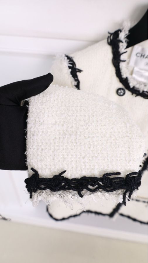 Chanel 09年春夏系列秀款黑白流苏滚边圆领两口袋外套半裙套装FR38 24/5-26