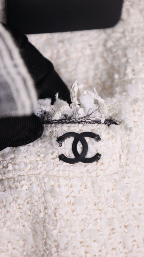 Chanel 09年春夏系列秀款黑白流苏滚边圆领两口袋外套半裙套装FR38 24/5-37