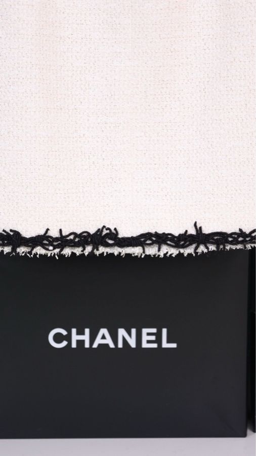 Chanel 09年春夏系列秀款黑白流苏滚边圆领两口袋外套半裙套装FR38 24/5-44