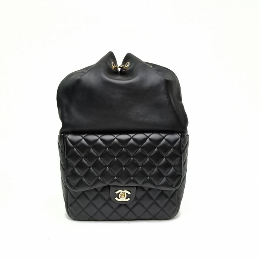 CHANEL 黑色羊皮21開金扣抽繩外側口蓋雙肩包肩背包-0