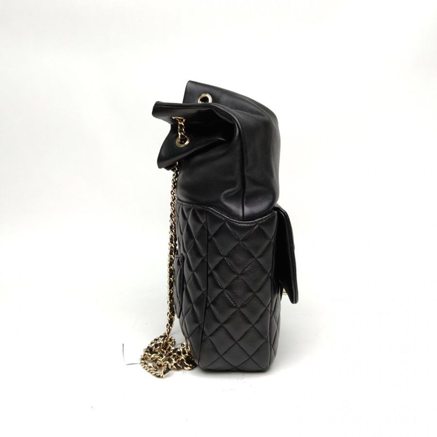 CHANEL 黑色羊皮21開金扣抽繩外側口蓋雙肩包肩背包-3