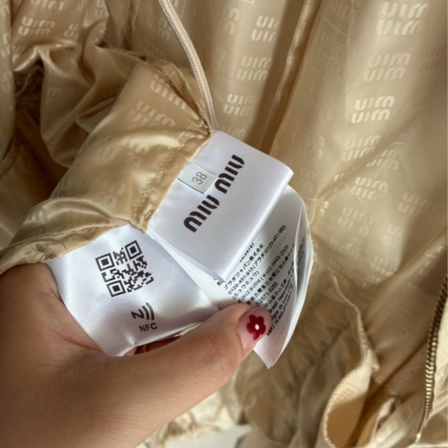 miumiu 沙宗色滿版logo外套🧥38-38