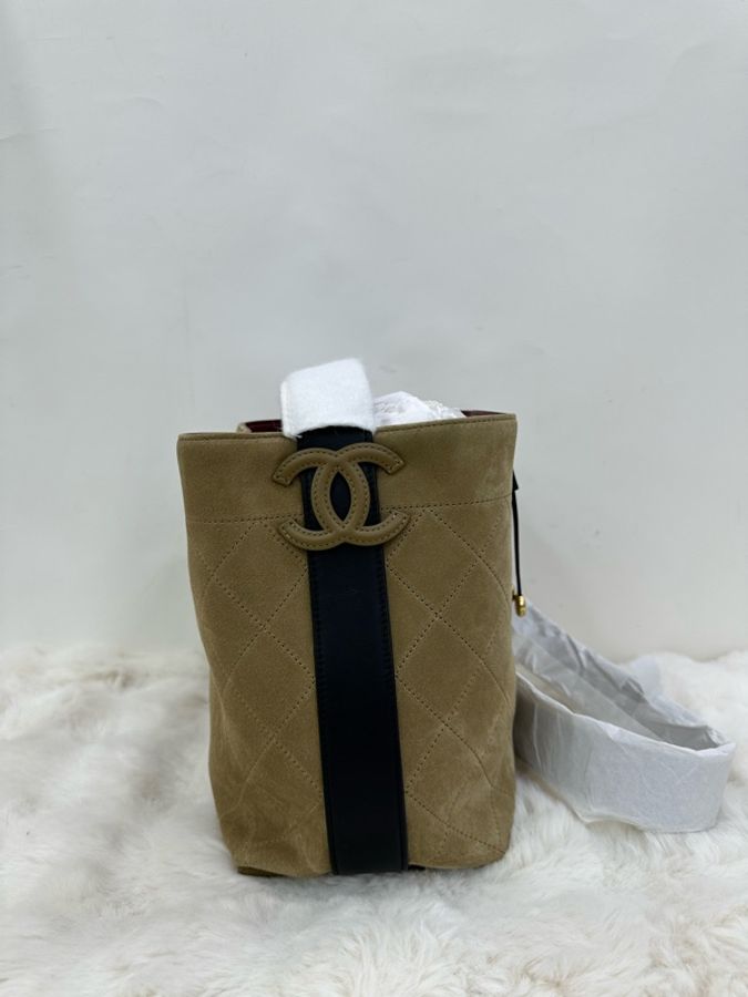 Chanel 香奈兒 26B 水桶包 卡其色麂皮 全新 有購證-2